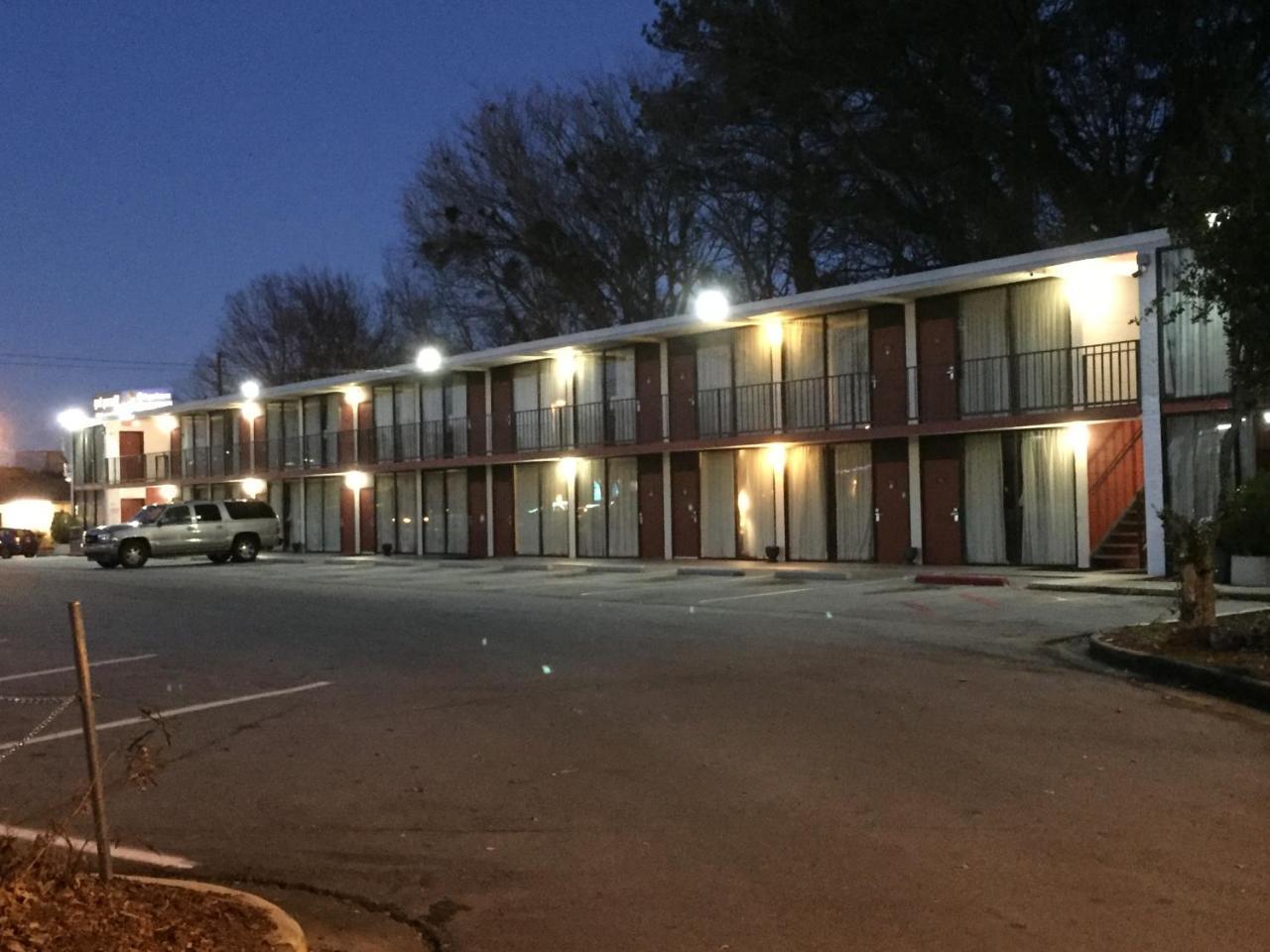 Cheshire Motor Inn Atlanta Exterior photo